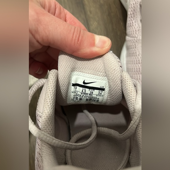 Nike women’s 7 light pink - Picture 4 of 4